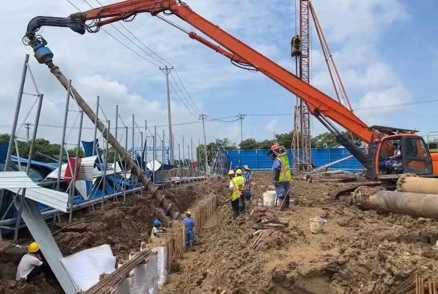 突破挑戰(zhàn)——螺旋鉆機完成50米深鉆孔作業(yè)